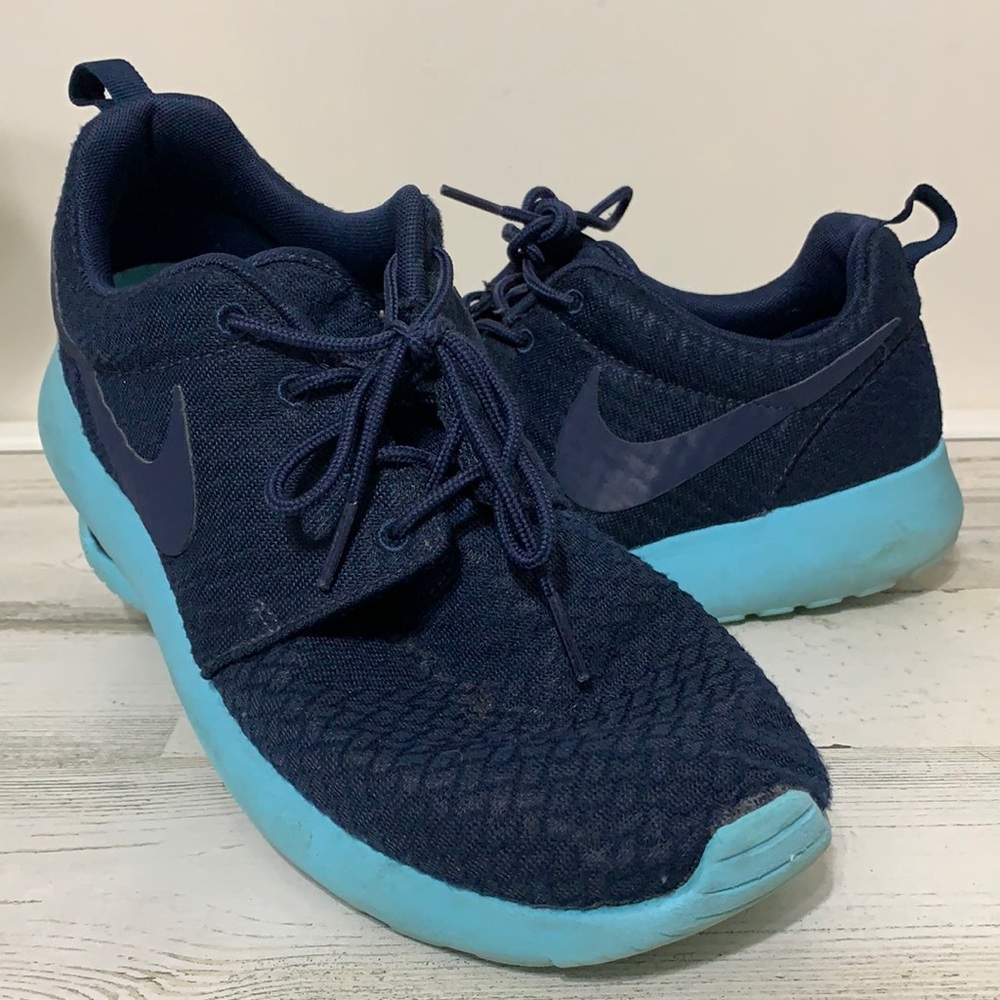 Nike Roches Navy with Turquoise Sole